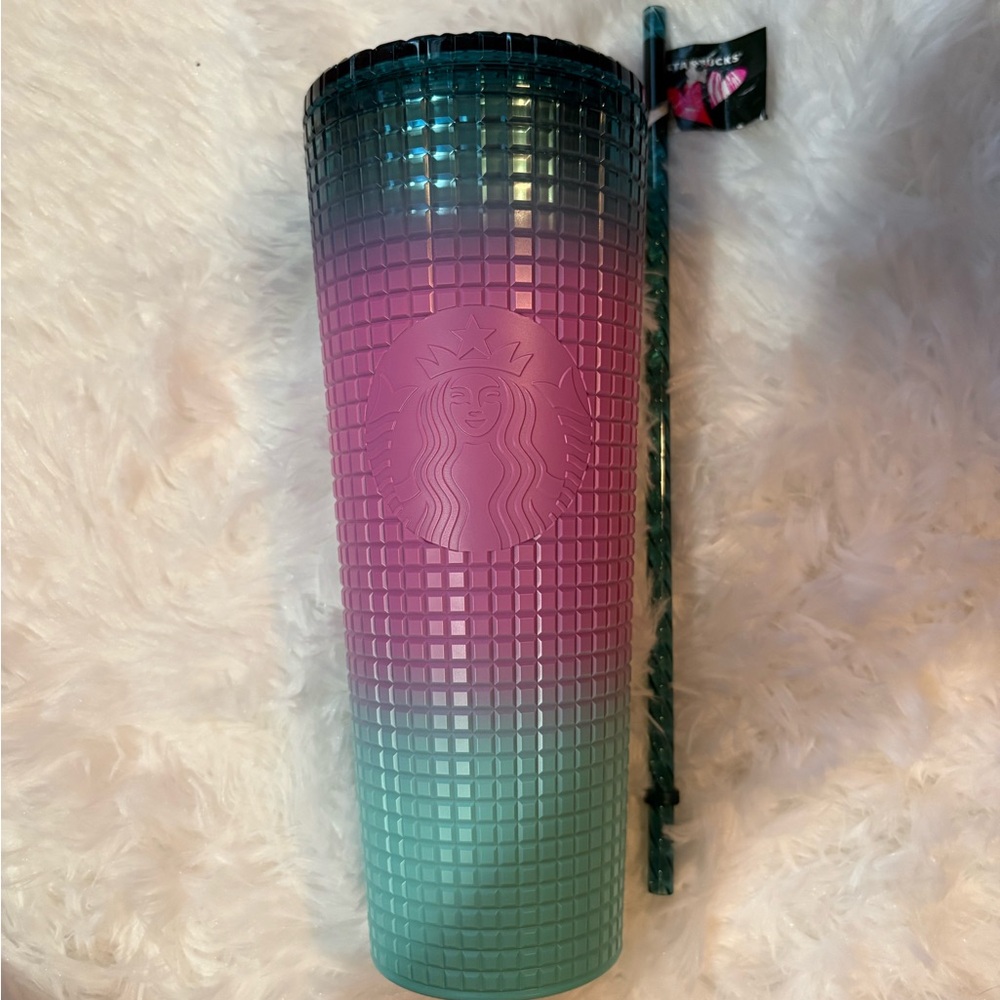 New Starbucks 2024 Release Valentine Gradient Grid Tumbler